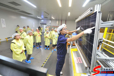 全國網媒記者走進晉能清潔能源，探訪光伏電池開發之“奧秘”